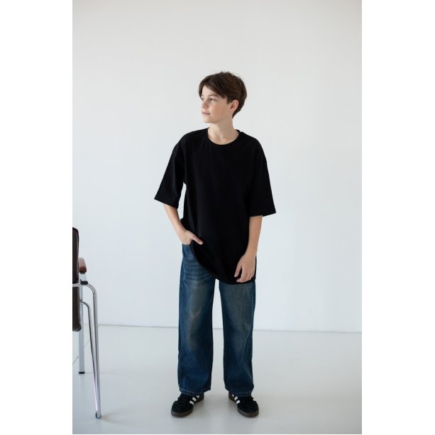 Базовая черная футболка oversize для подростков