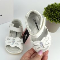 Дитячі білі сандалі Apawwa з декором метелик для дівчаток