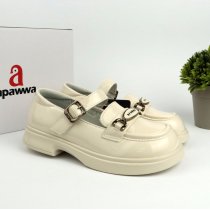 Детские школьные туфли для девочки с ремешком бежевые Apawwa